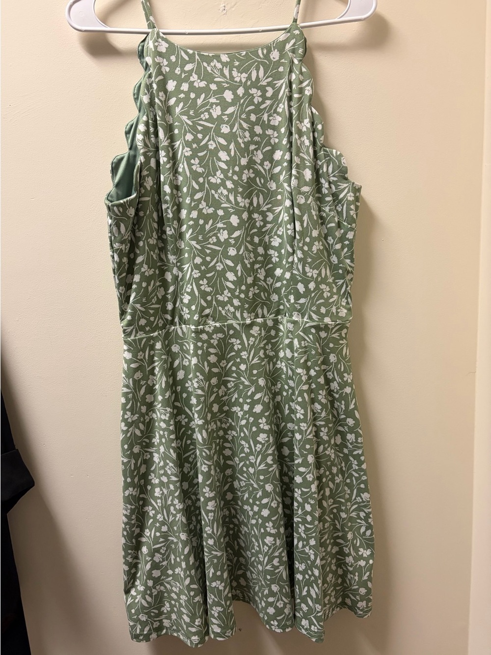 Floral Halter A-Line Dress in Sage Green Women’s XL Stitch Fix/The General Good